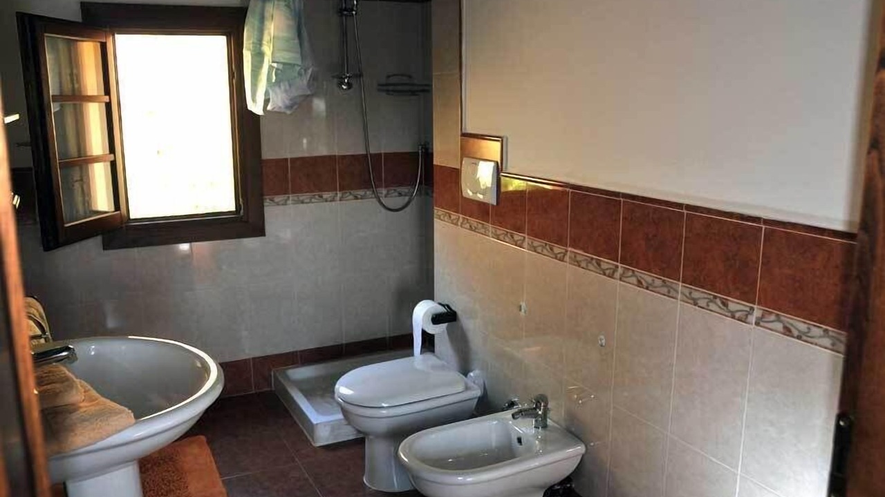Photo of Bathroom in Saturnana