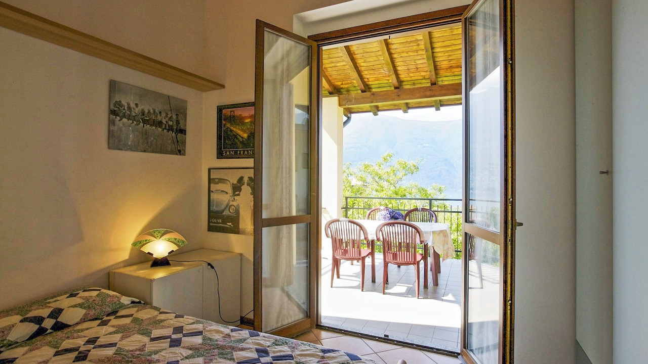 Photo of Bedroom in Maccagno con Pino e Veddasca