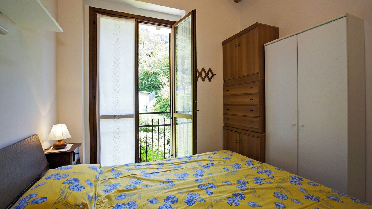 Photo of Bedroom in Maccagno con Pino e Veddasca