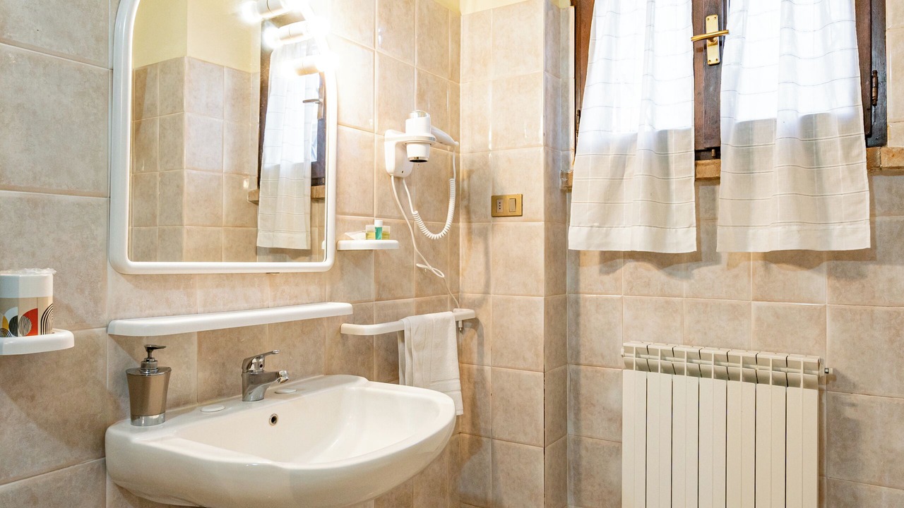 Photo of Bathroom in Todi