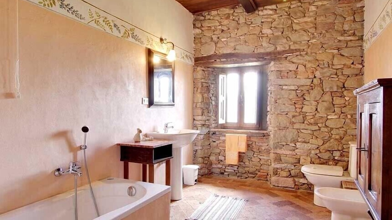 Photo of Bathroom in Villa Collemandina