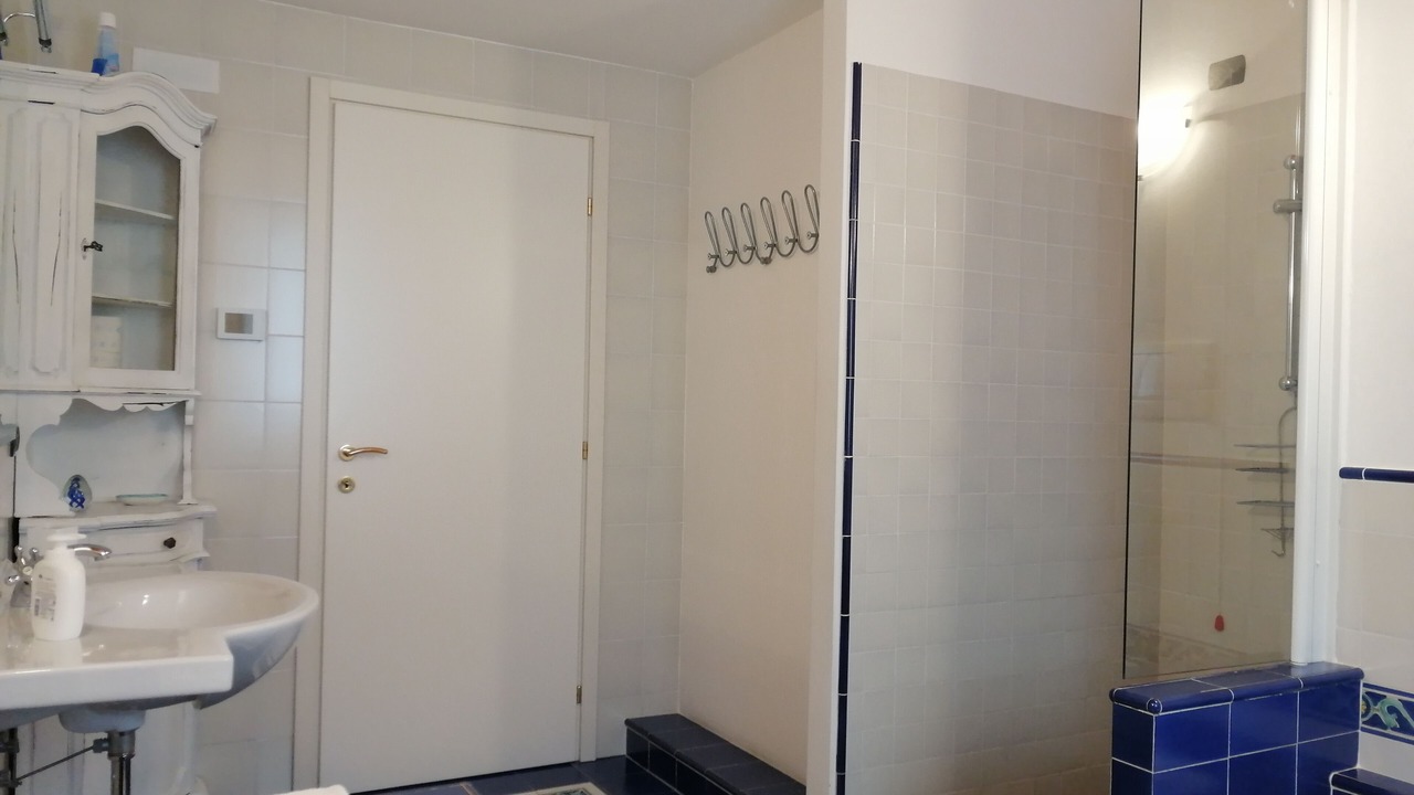 Photo of Bathroom in Arco