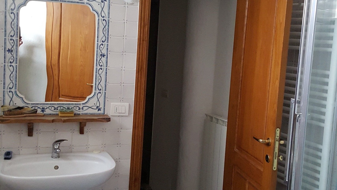 Photo of Bathroom in San Colombano Certenoli
