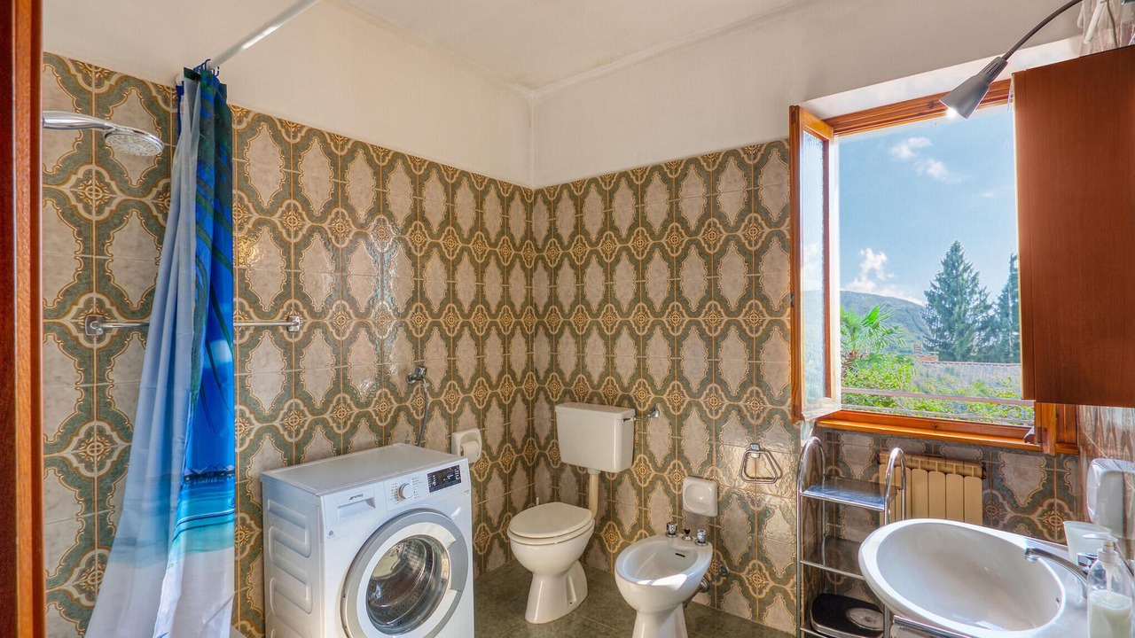 Photo of Bathroom in Suna
