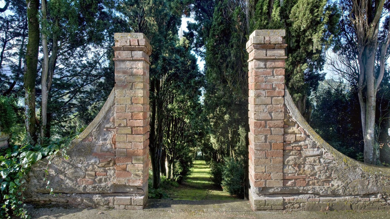 Photo of Others in Volterra