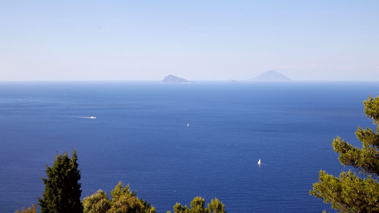 Photo of Others in Vulcano