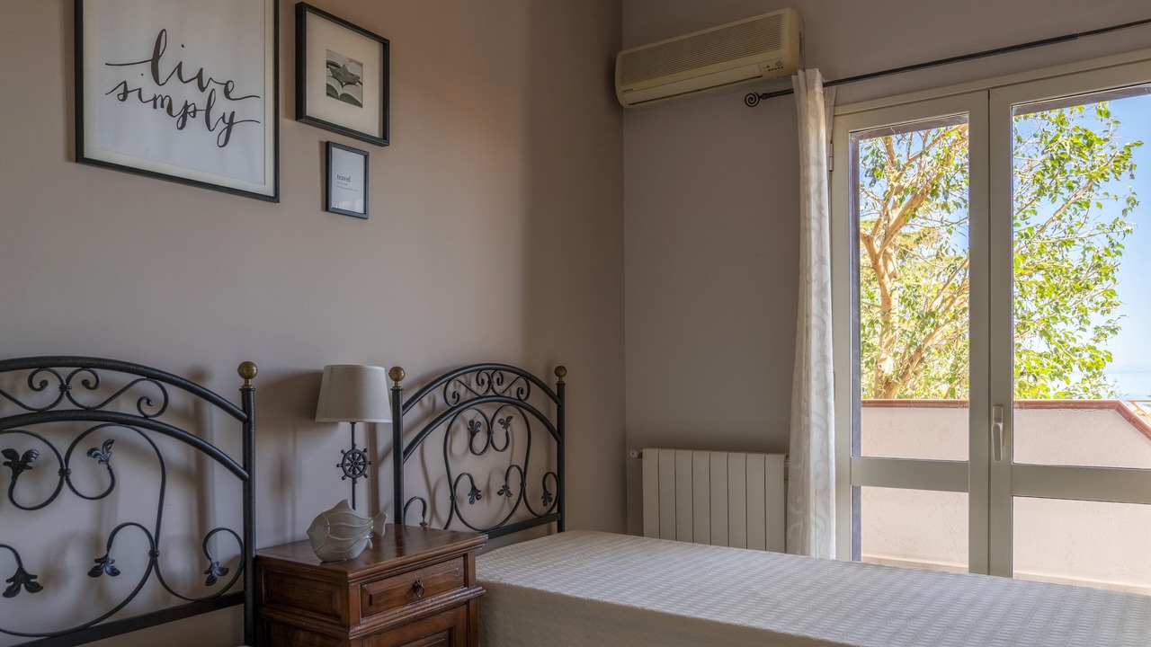 Photo of Bedroom in Torre Colonna-sperone