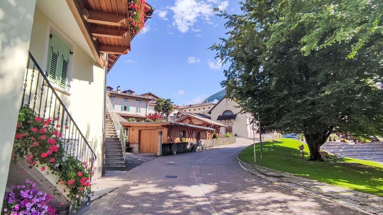 Photo of Outdoor in Livo