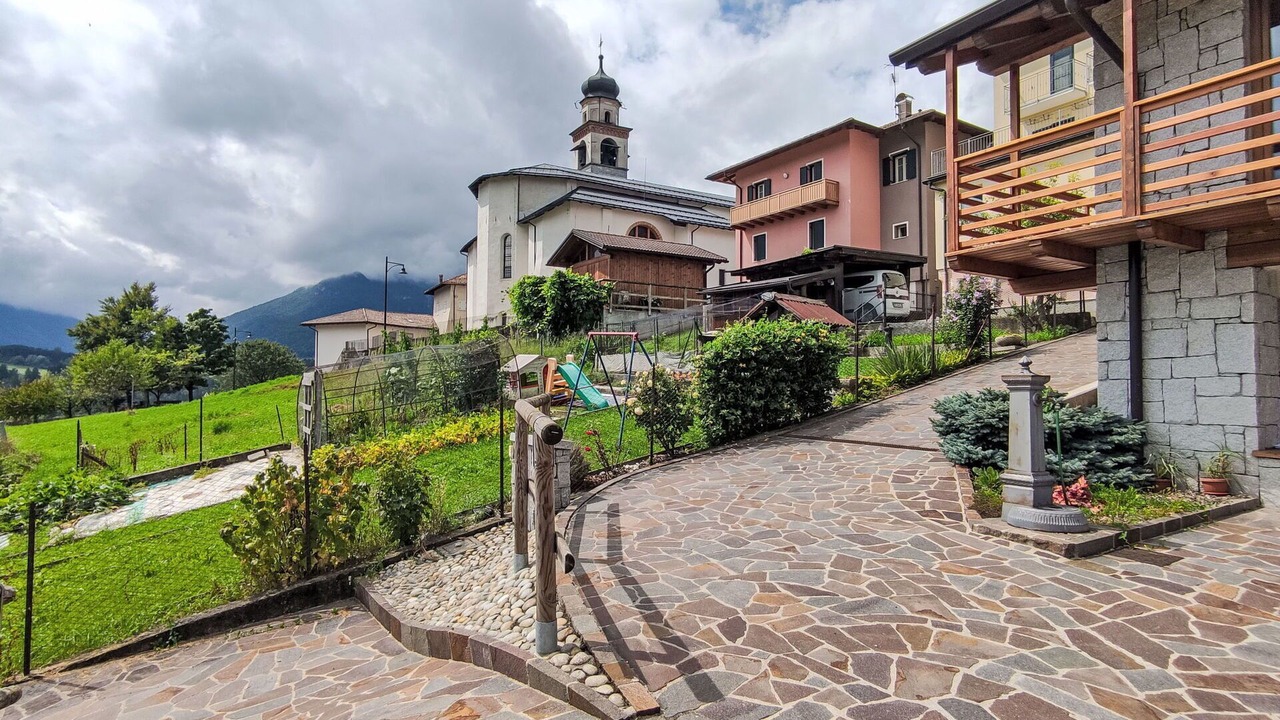 Photo of Patio Balcony in Bleggio Superiore