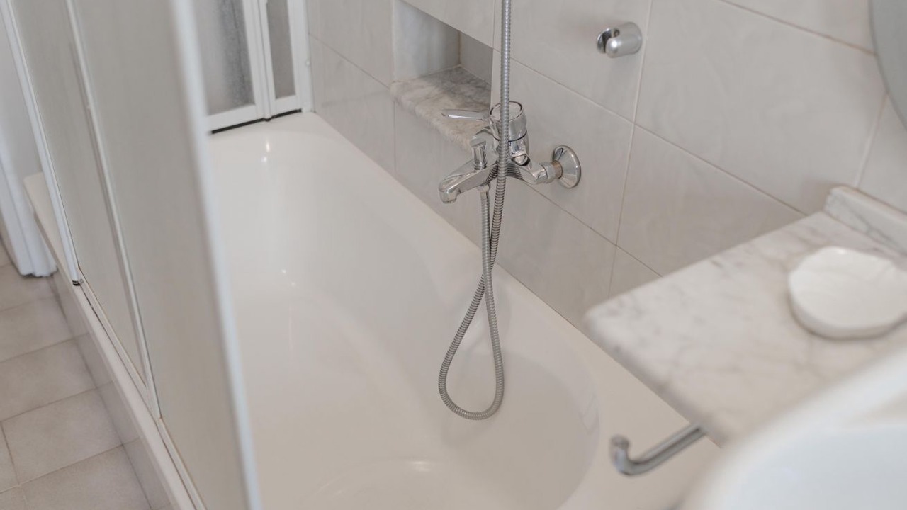 Photo of Bathroom in Parella