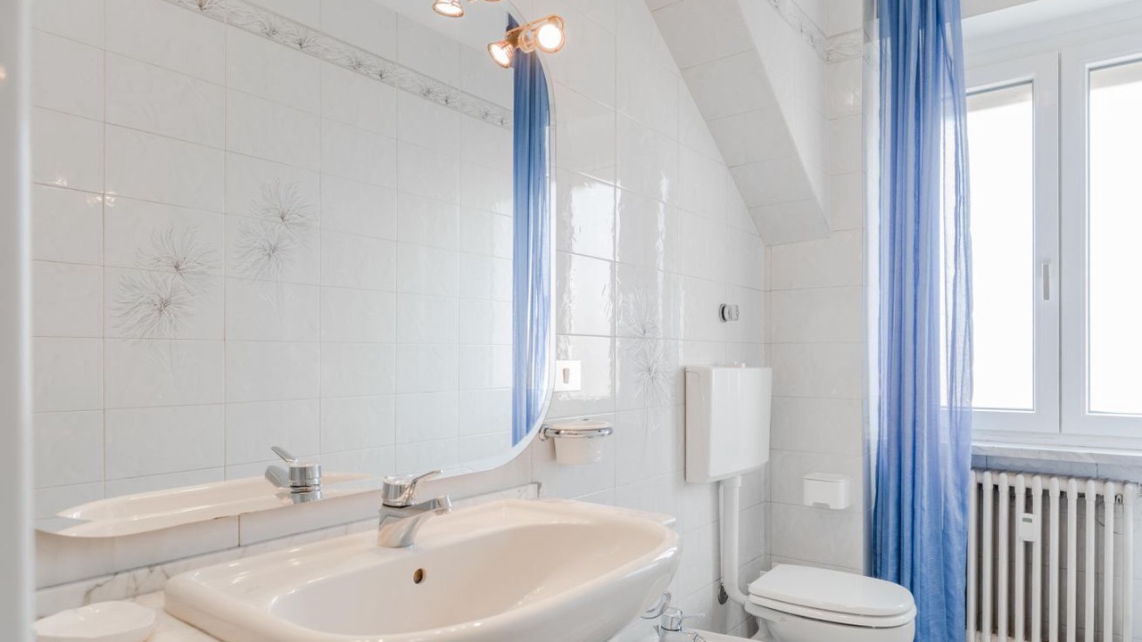 Photo of Bathroom in Parella