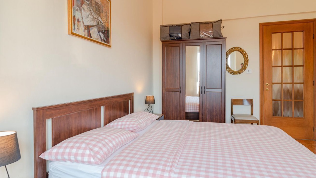Photo of Bedroom in Parella