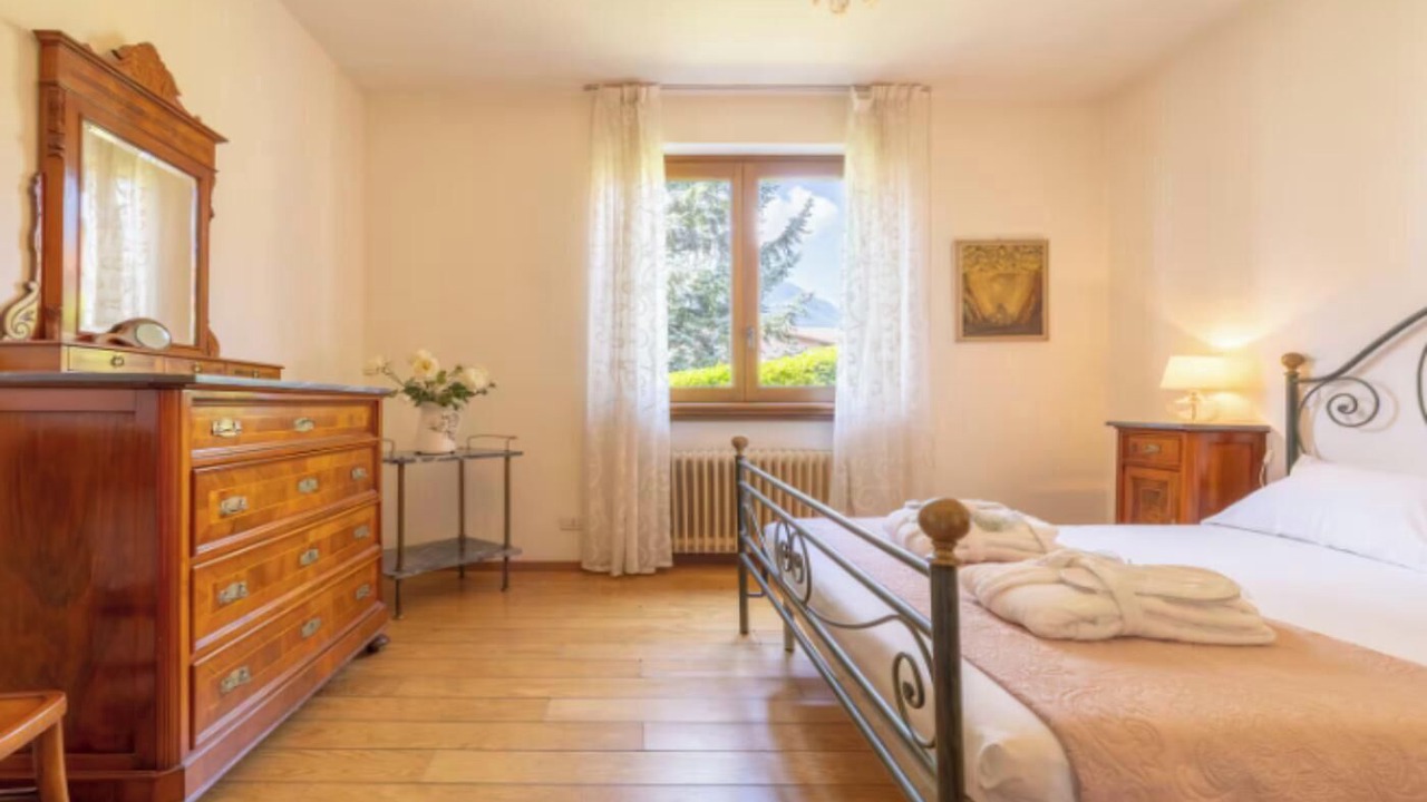 Photo of Bedroom in Menaggio