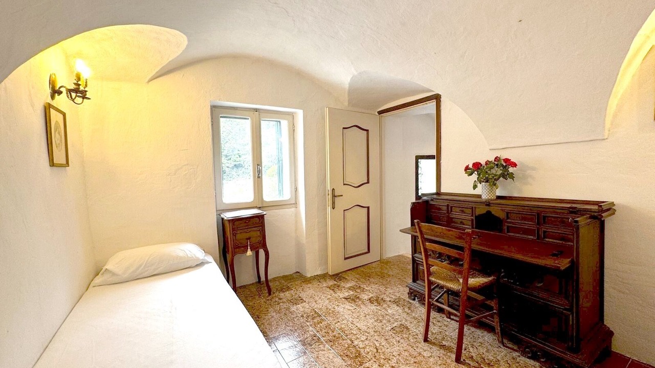 Photo of Bedroom in Isolabona