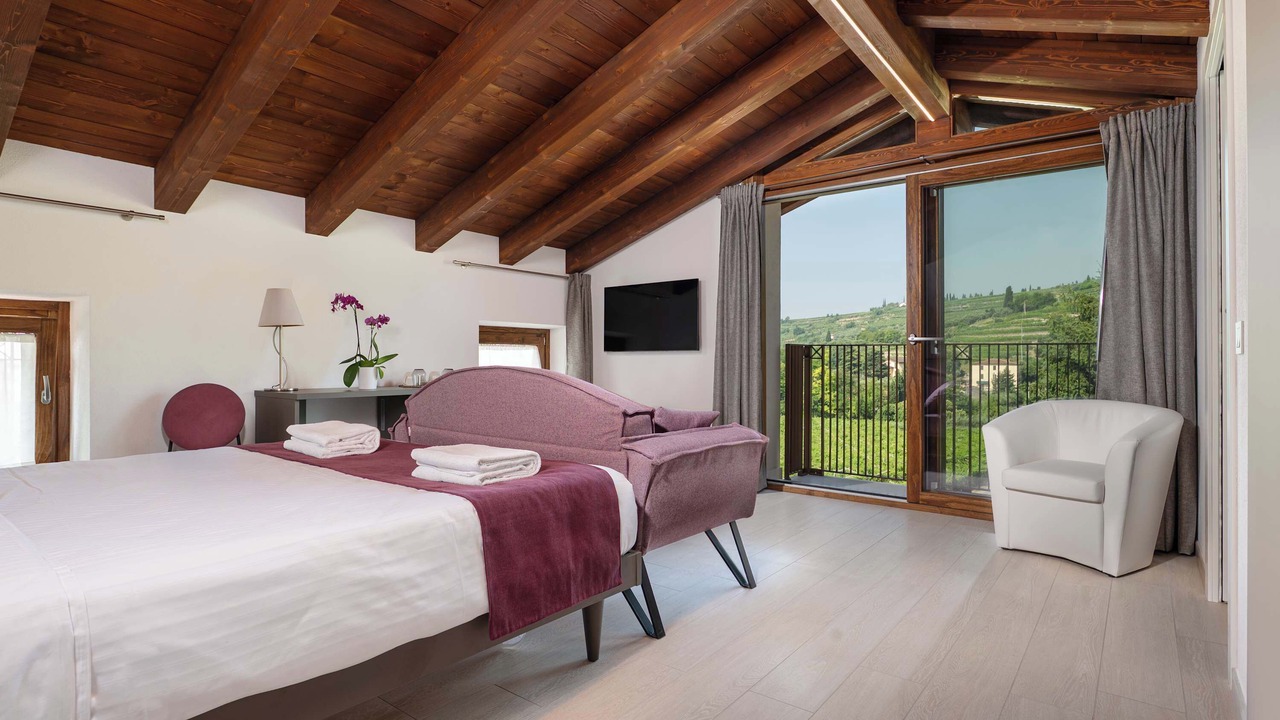 Photo of Bedroom in Valgatara