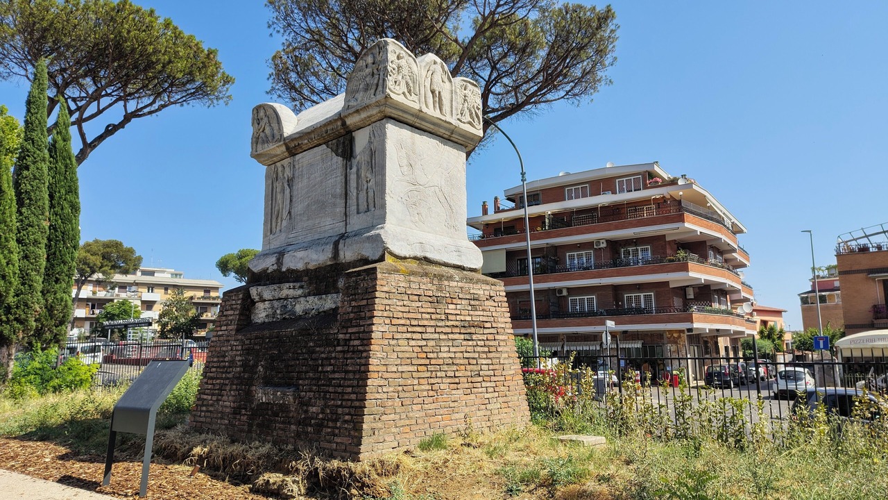 Photo of Others in Zona LIII Tomba di Nerone