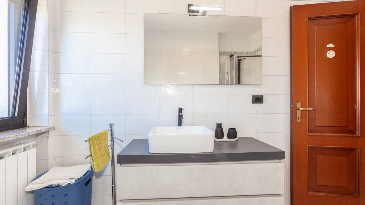 Photo of Bathroom in Carbonate