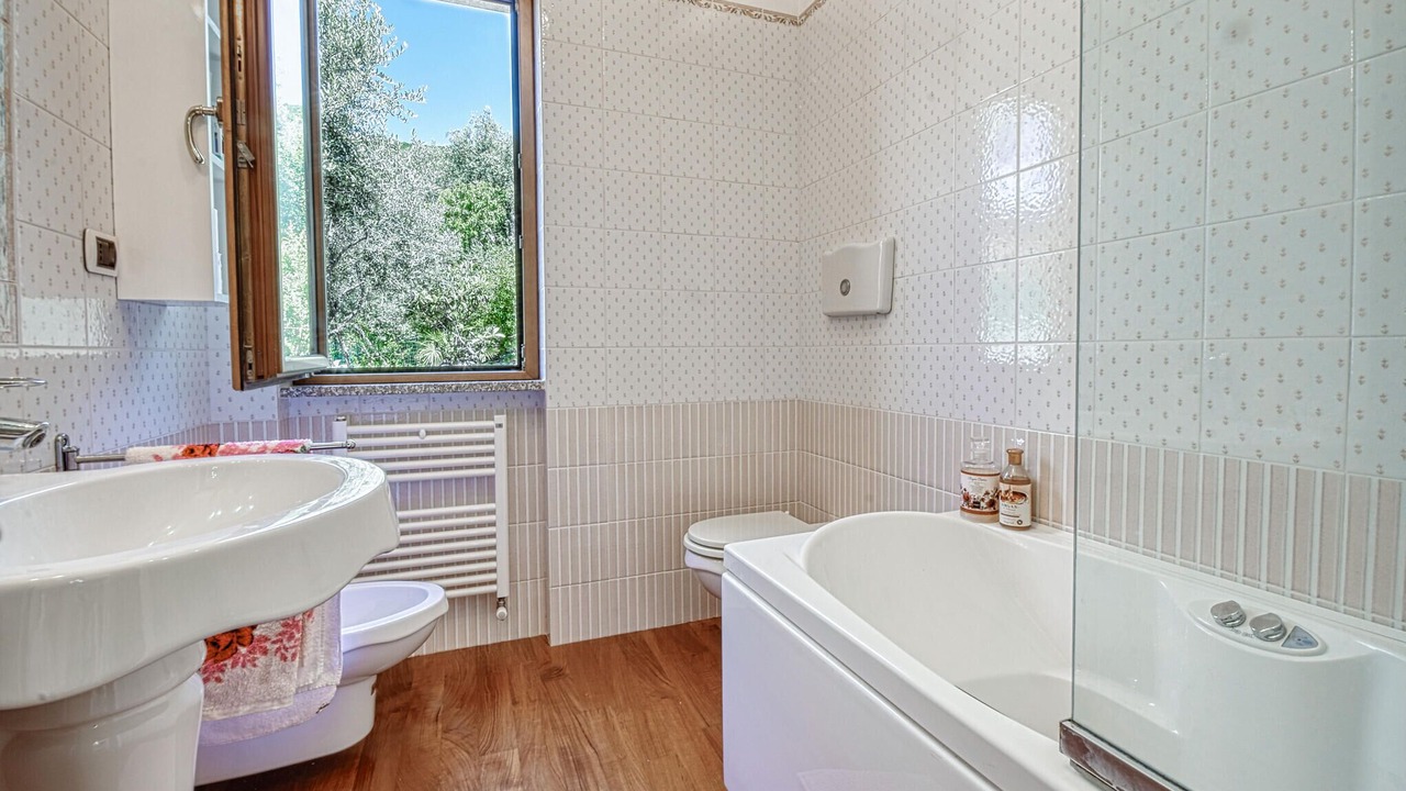 Photo of Bathroom in Recco