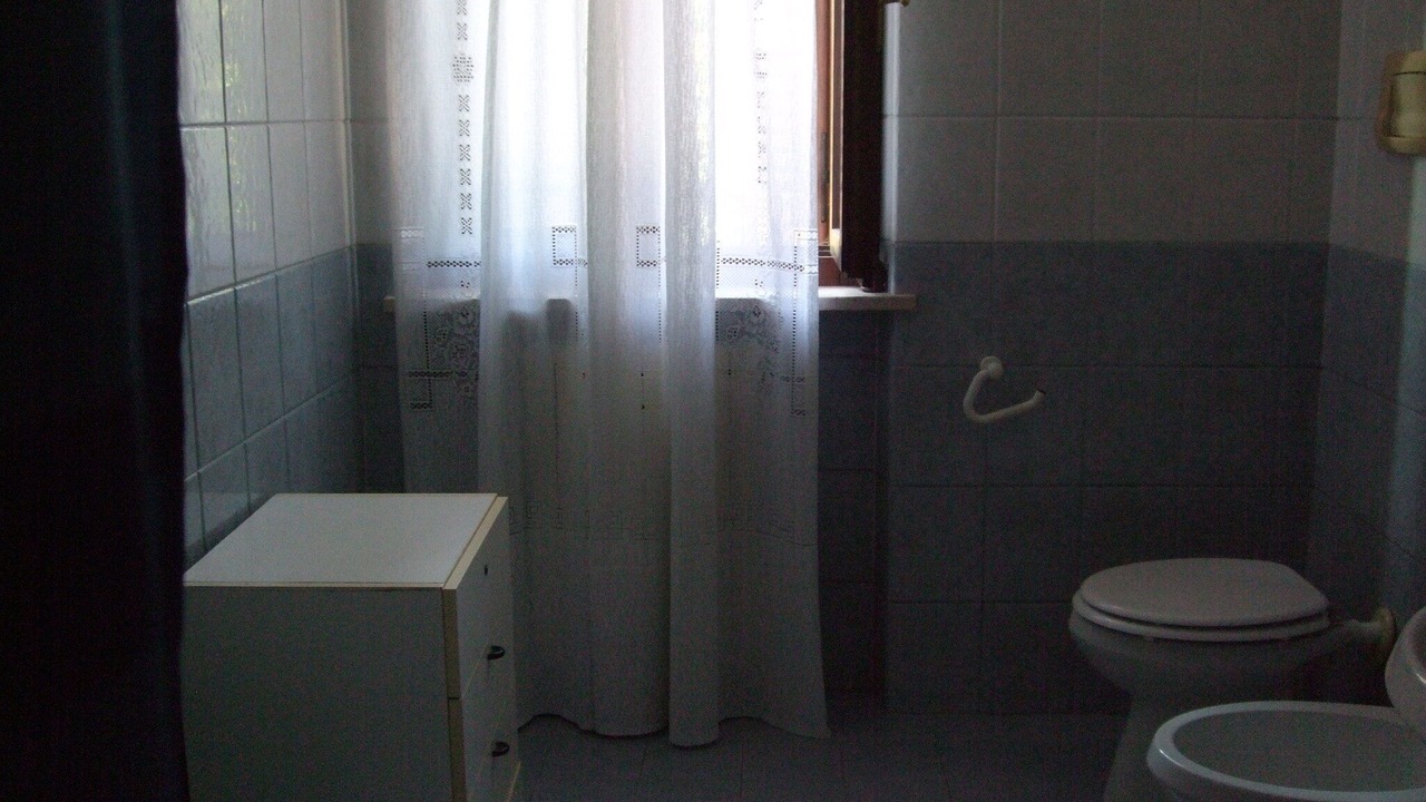 Photo of Bathroom in Leno