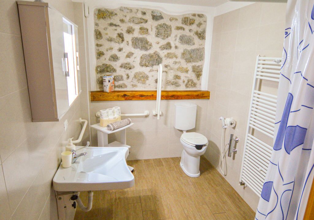 Photo of Bathroom in Ovasta