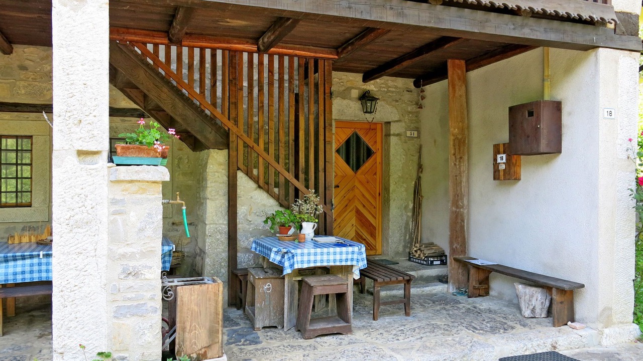 Photo of Others in Cepletischis