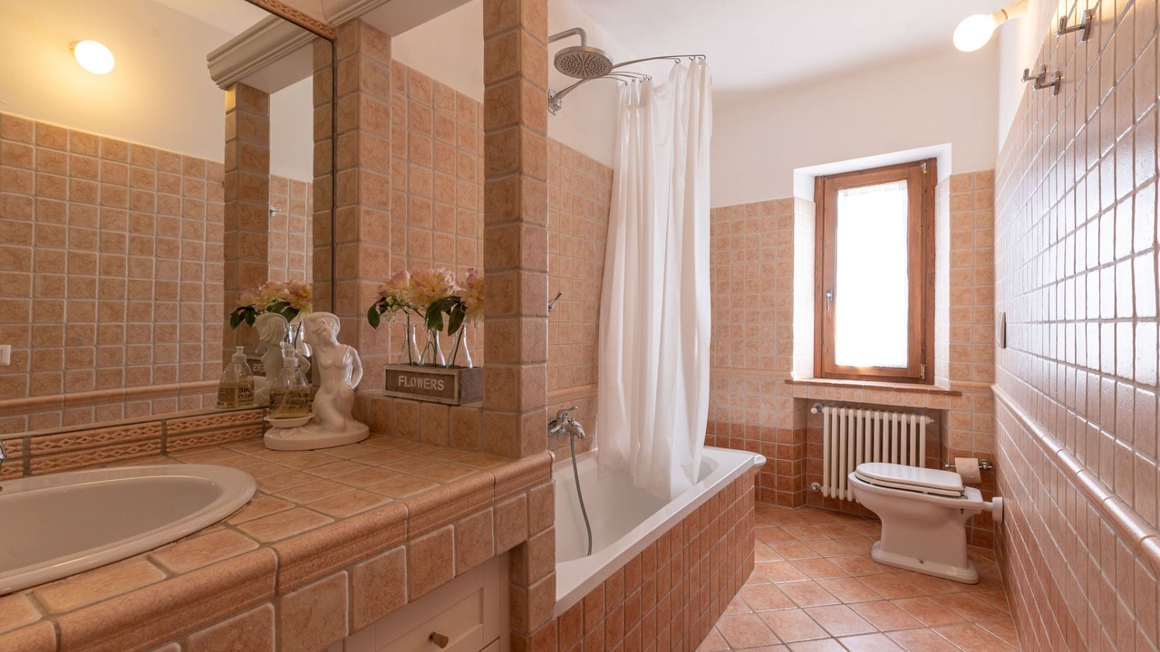 Photo of Bathroom in Montieri