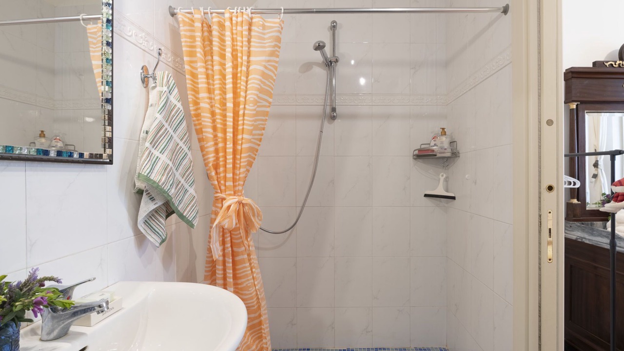 Photo of Bathroom in Noli