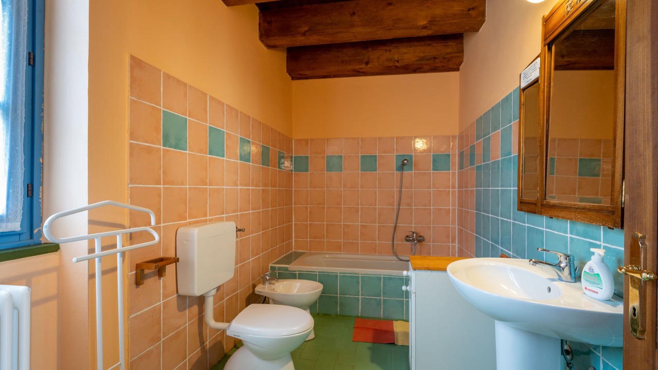 Photo of Bathroom in Cossano Belbo