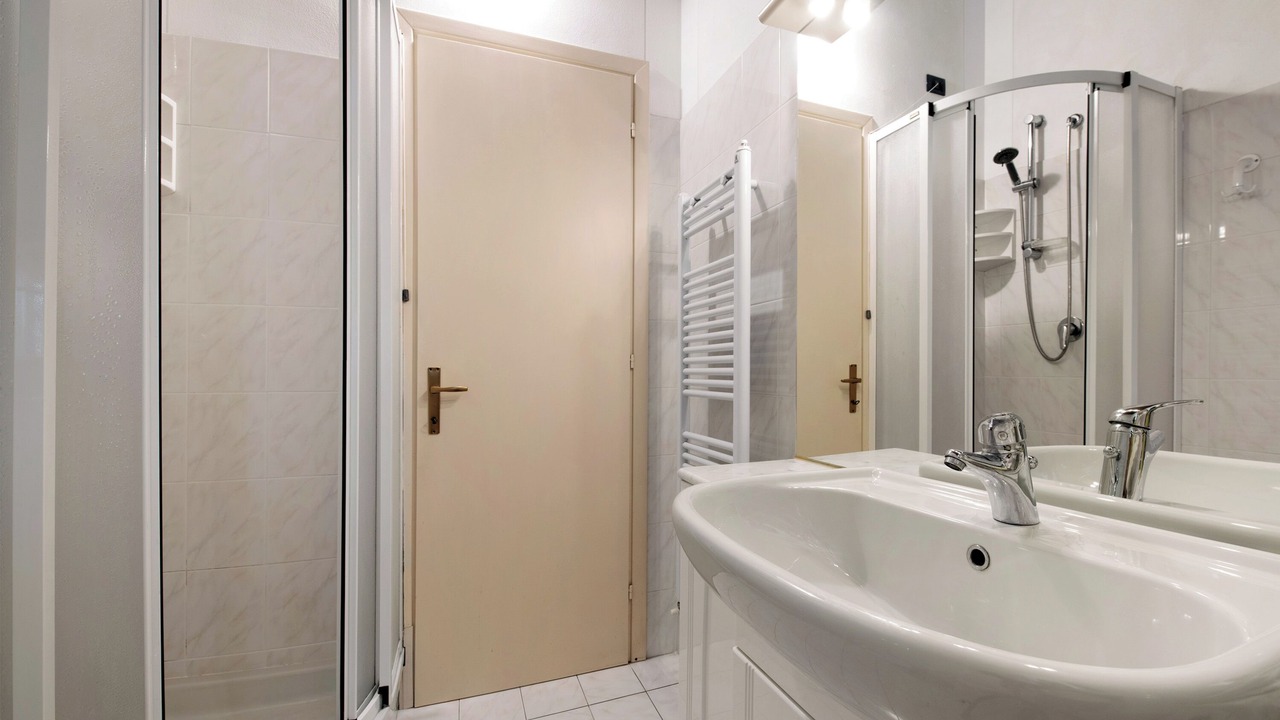 Photo of Bathroom in Marone