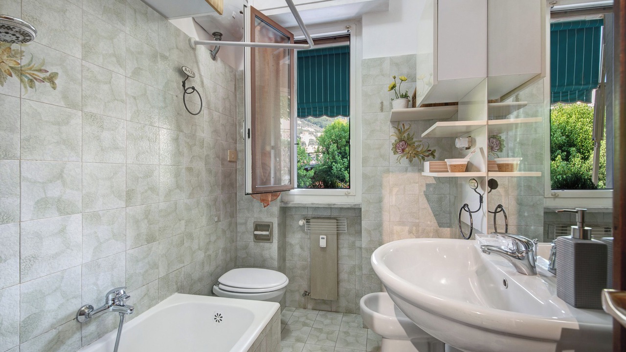Photo of Bathroom in Recco