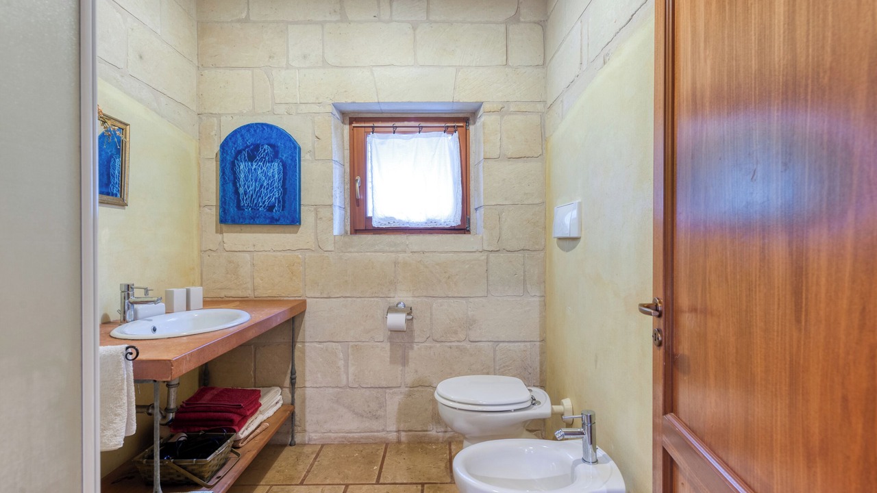 Photo of Bathroom in Vernole