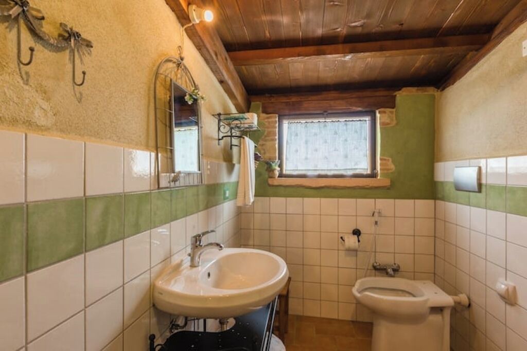 Photo of Bathroom in Mondavio