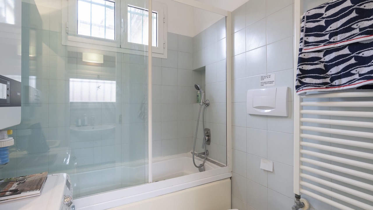 Photo of Bathroom in Noli