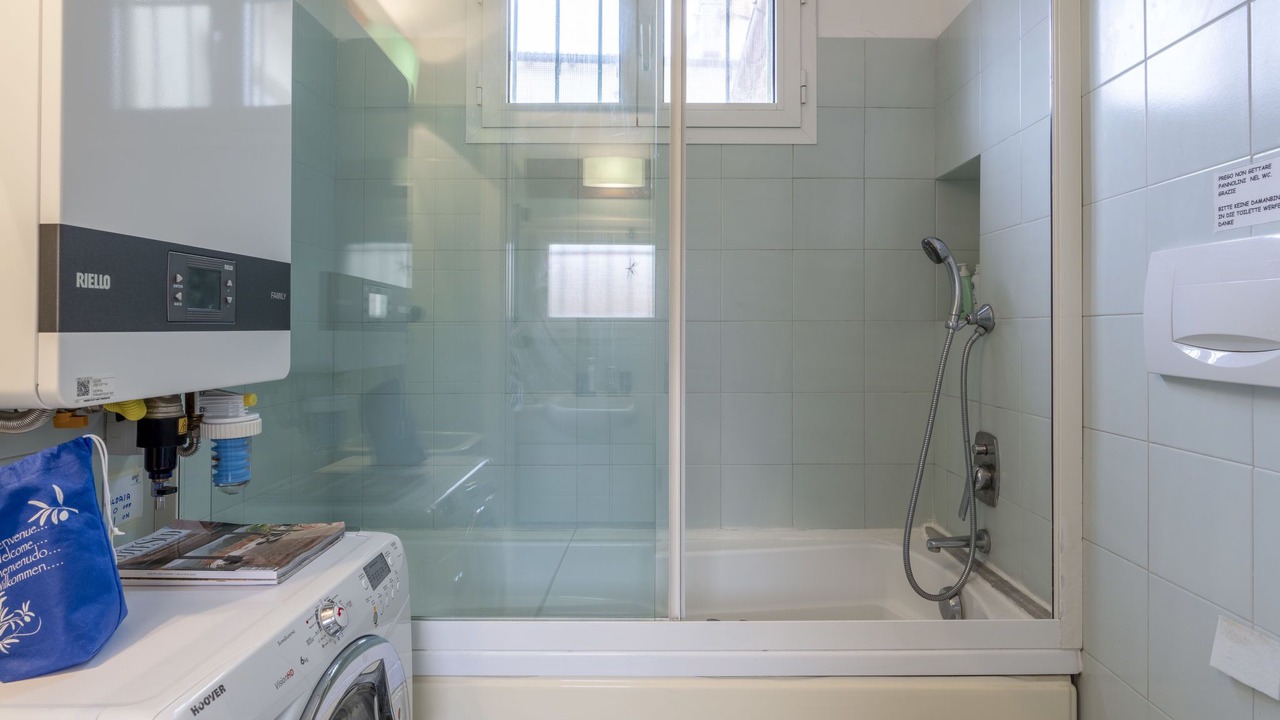 Photo of Bathroom in Noli