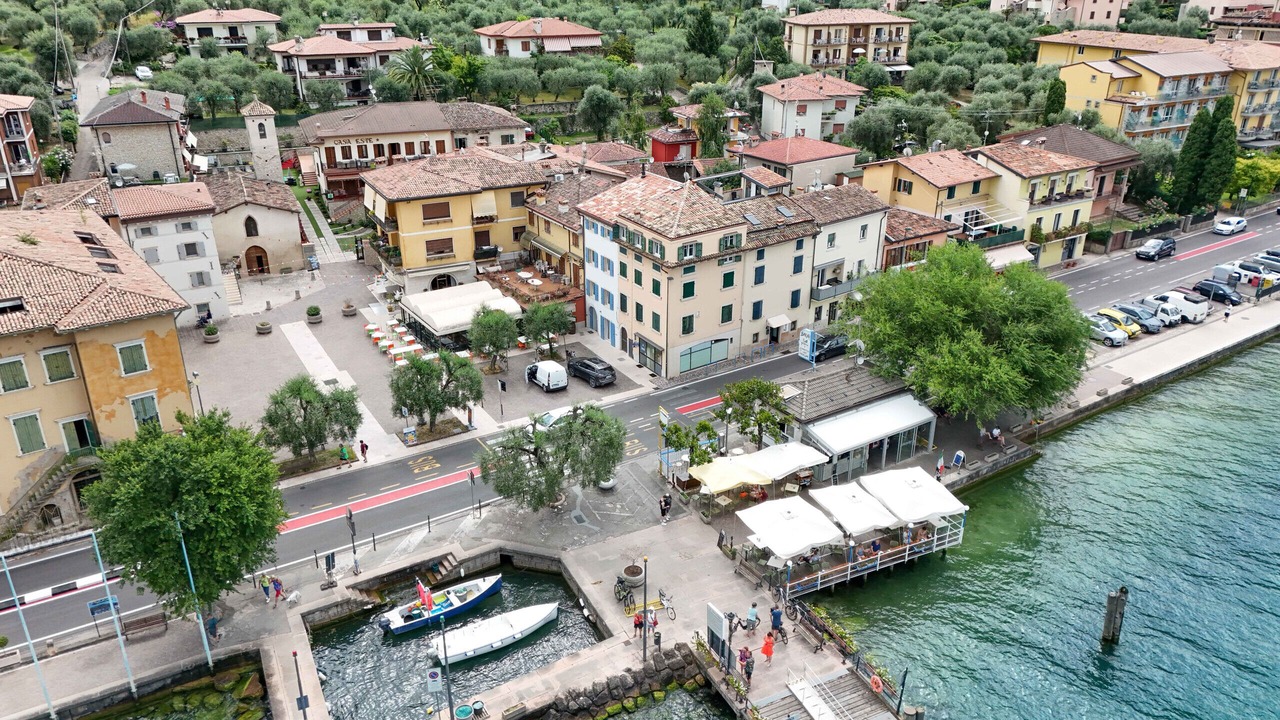 Photo of Others in Assenza