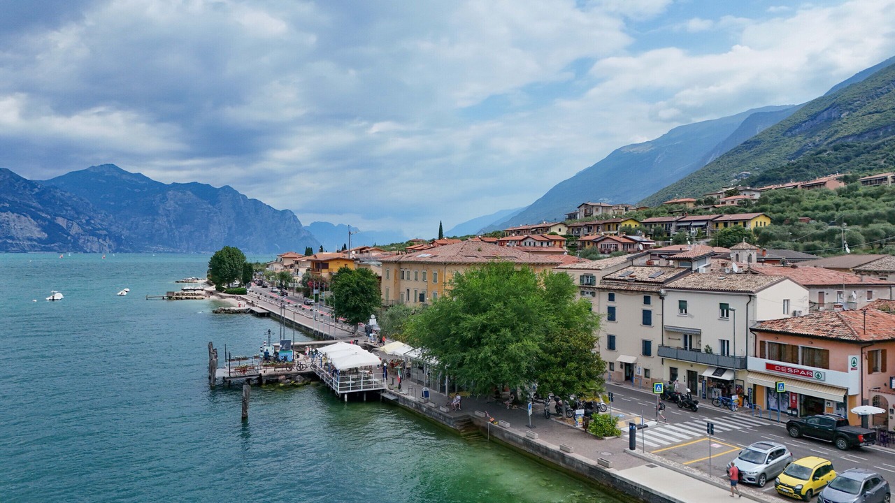 Photo of Others in Assenza