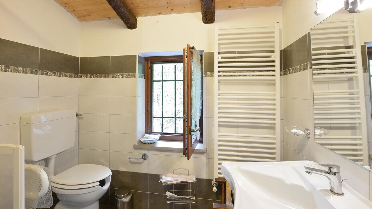 Photo of Bathroom in Loazzolo