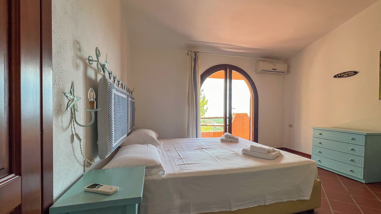 Photo of Bedroom in Eden Rock
