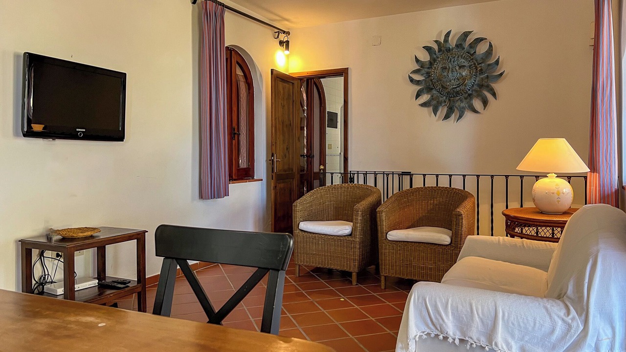 Photo of Livingroom in Eden Rock