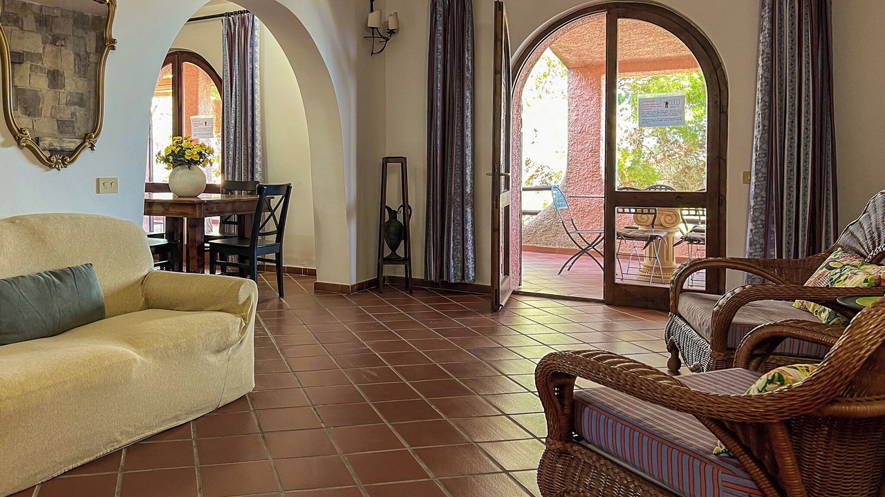 Photo of Livingroom in Eden Rock