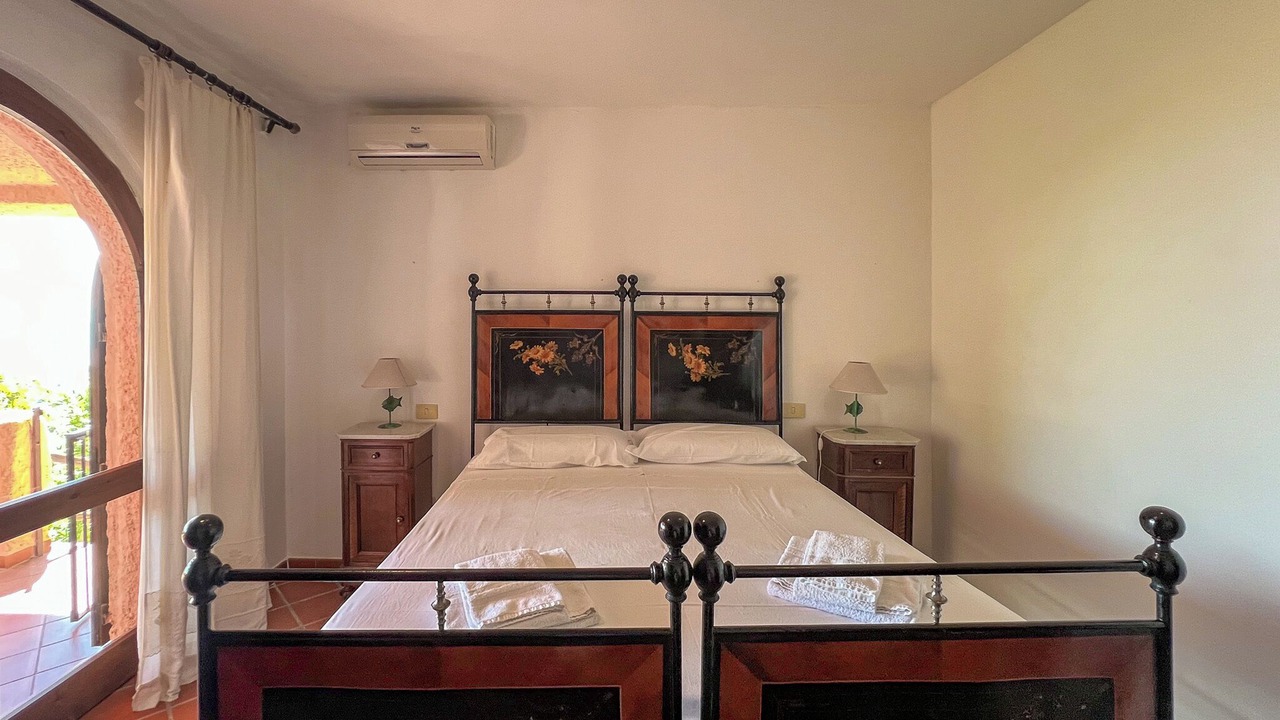 Photo of Bedroom in Eden Rock