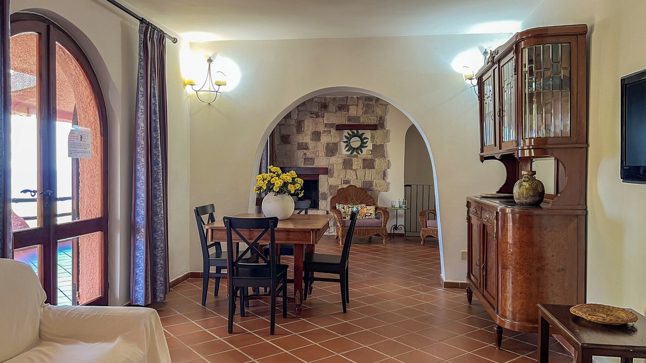 Photo of Livingroom in Eden Rock