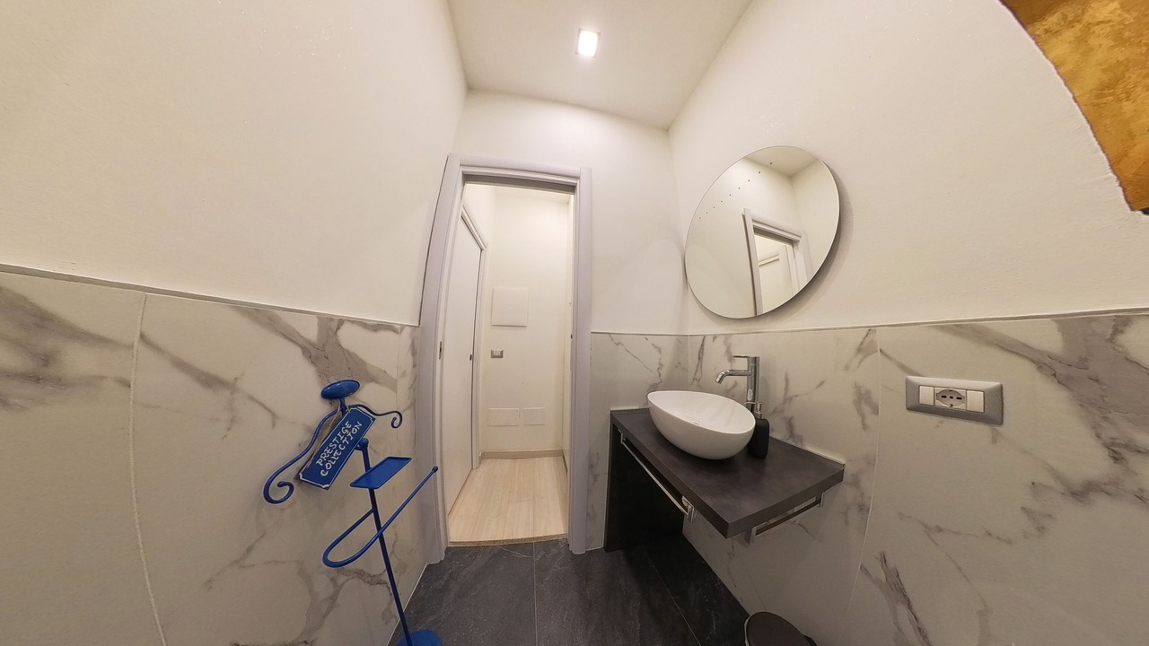 Photo of Bathroom in Gorla