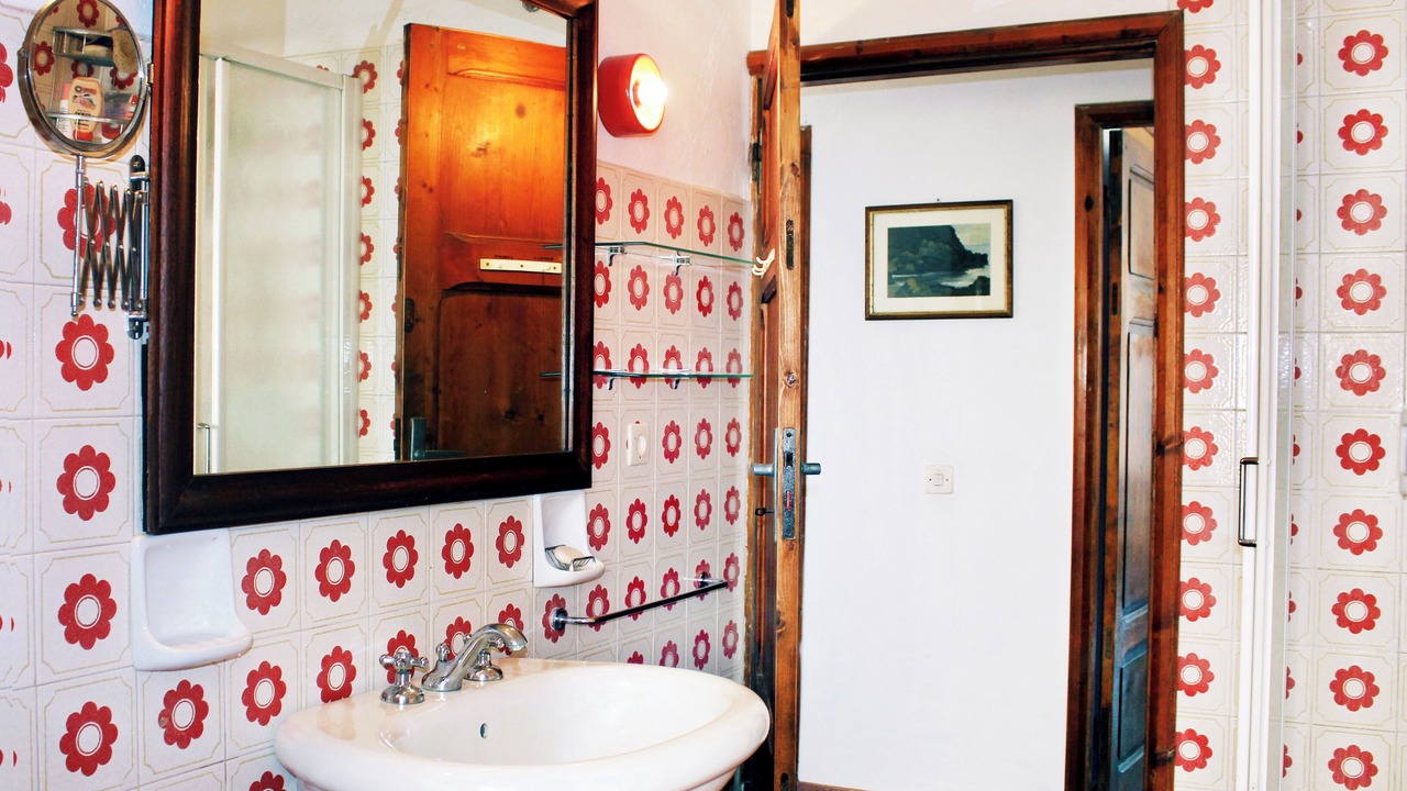 Photo of Bathroom in Mola