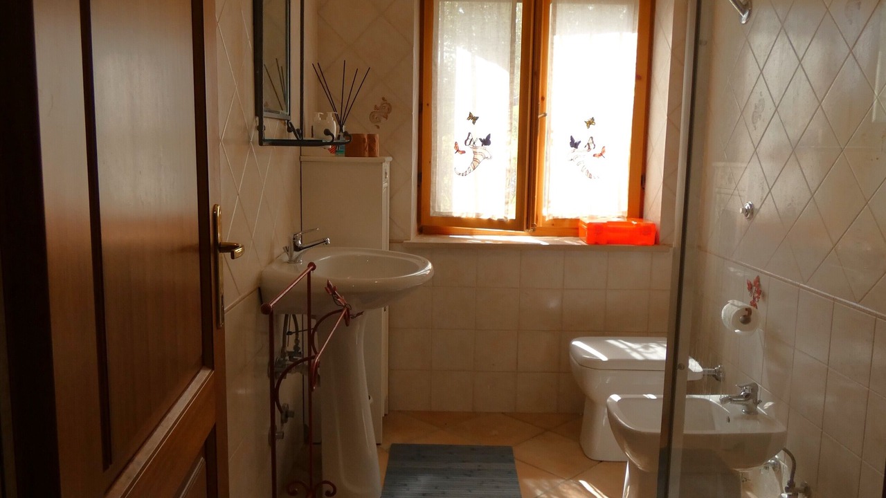 Photo of Bathroom in Giove