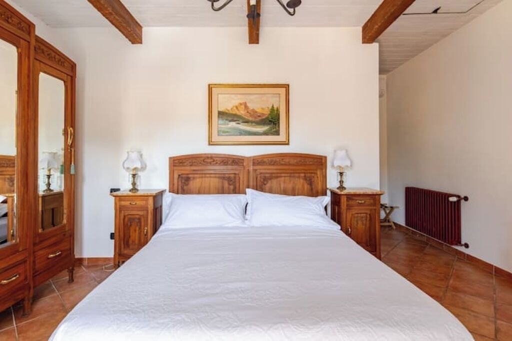 Photo of Bedroom in Barbaresco