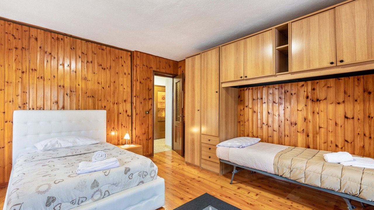 Photo of Bedroom in Nus