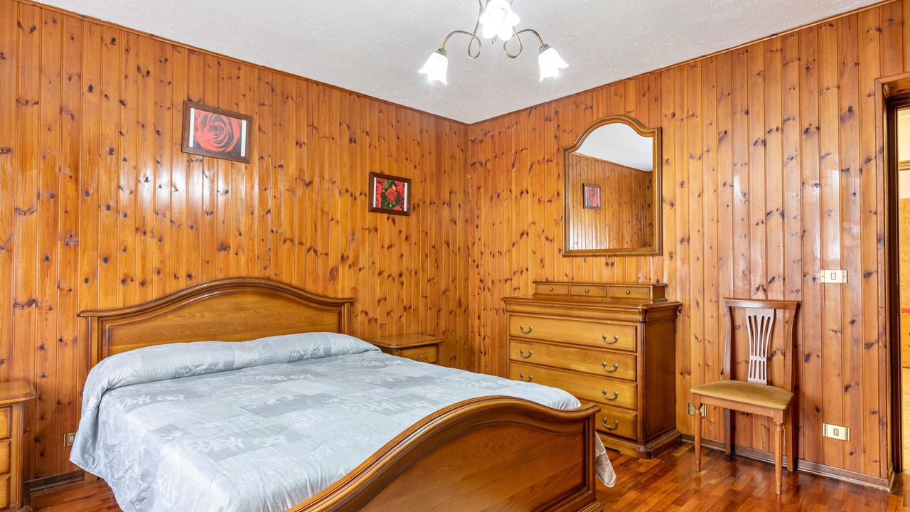 Photo of Bedroom in Nus