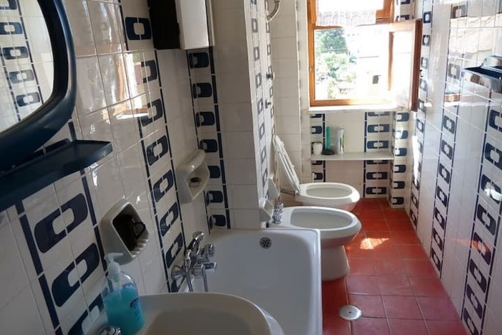 Photo of Bathroom in Gizzeria