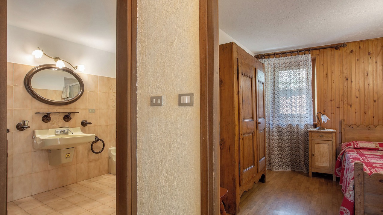 Photo of Bathroom in Aymavilles